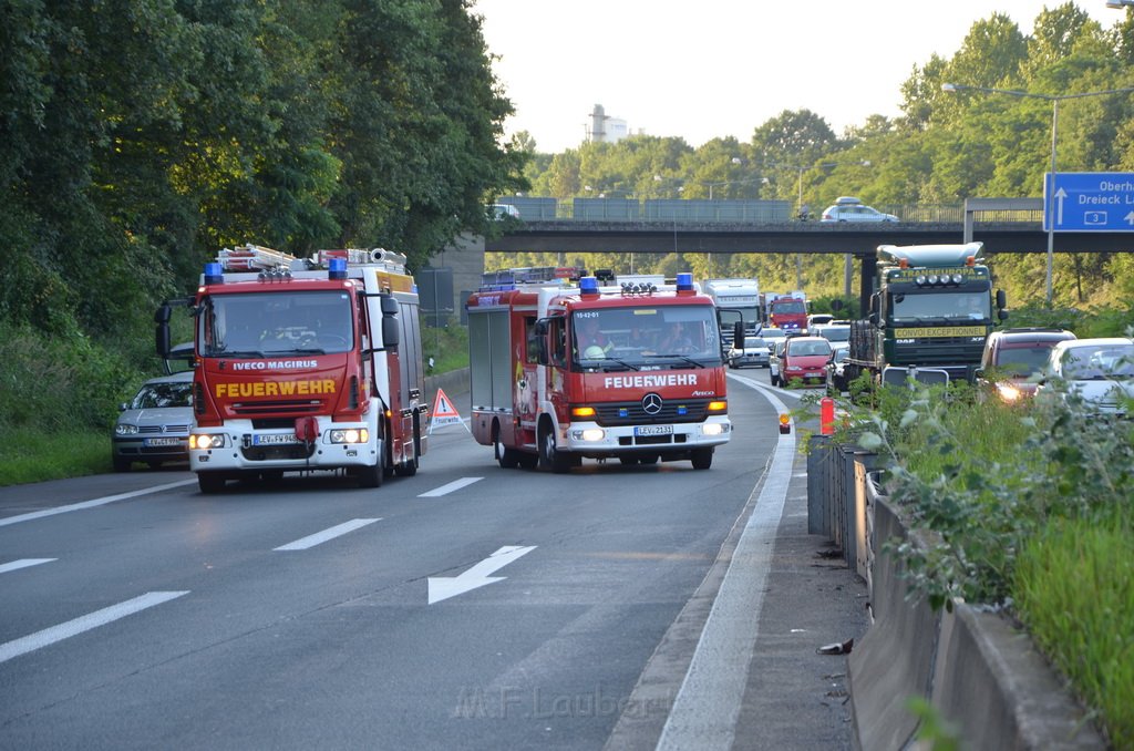 Einsatz BF Koeln Klimaanlage Reisebus defekt A 3 Rich Koeln hoehe Leverkusen P076.JPG